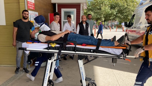 Foto - Kontrolden çıkan servis minibüsü devrildi: 7 yaralı