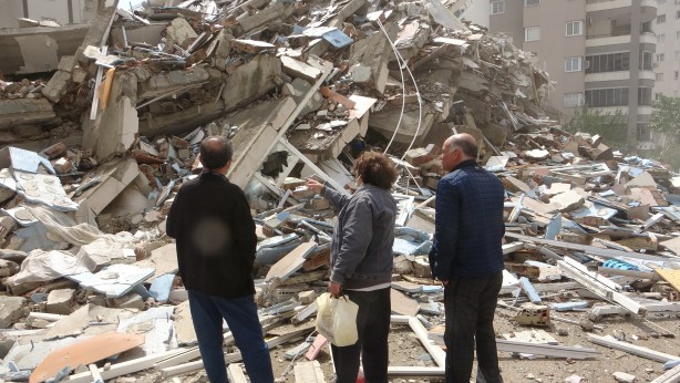 Foto - Kontrollü yıkımı film izler gibi izlediler