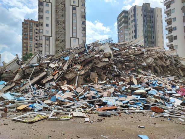 Foto - Kontrollü yıkımı film izler gibi izlediler