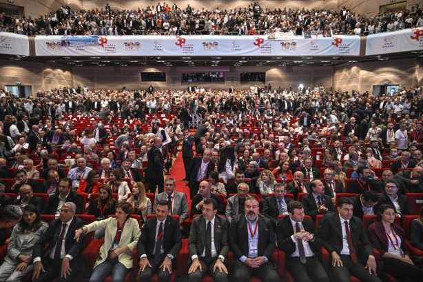 Foto - Konuşması bu sloganlarla kesildi! Kongrede bir şok da İmamoğlu'na