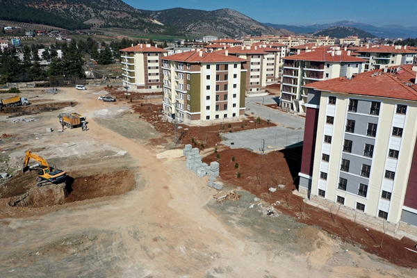 Konutlar için ilk kazma vuruldu: 7 ayda tamamlanacak!