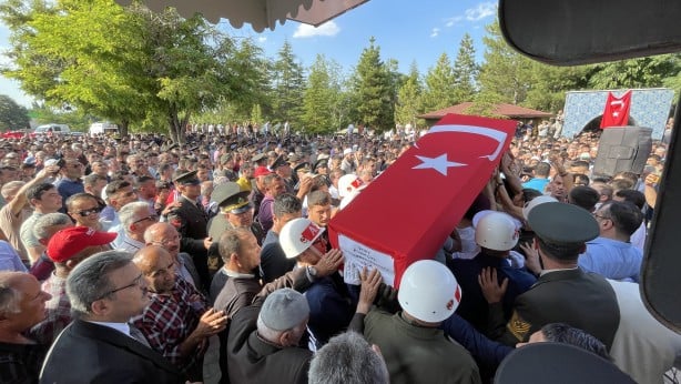 Konya şehidini son yolculuğuna uğurladı