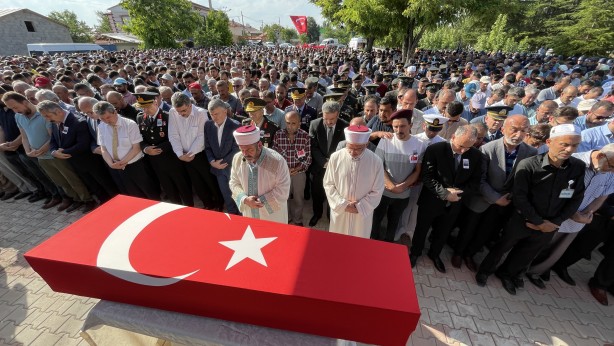 Foto - Konya şehidini son yolculuğuna uğurladı