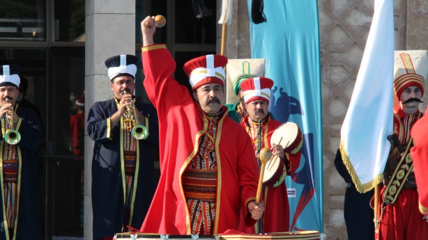 Konya semalarında görsel şölen! 'Türk Yıldızları' selamlama yaptı!