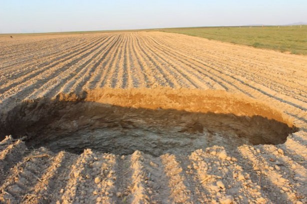 Foto - Konya'da bir obruk daha oluştu