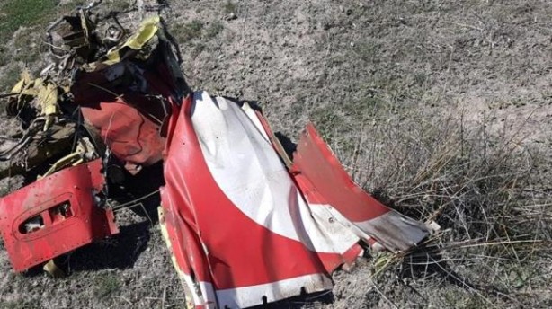 Konya'da düşen uçağın enkazından ilk görüntüler