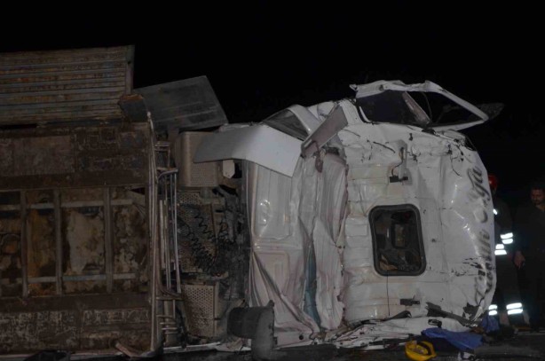 Foto - Konya’da feci kaza! 1 ölü 1 yaralı var