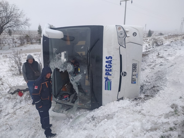 Foto - Konya'da feci kaza! Ölü ve yaralılar var