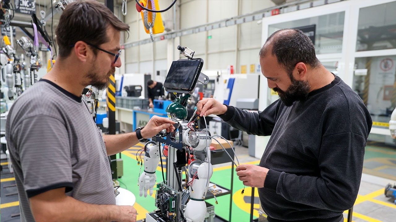 Foto - Konya'da geliştirildi! İnsansı robotun seri üretimi başladı