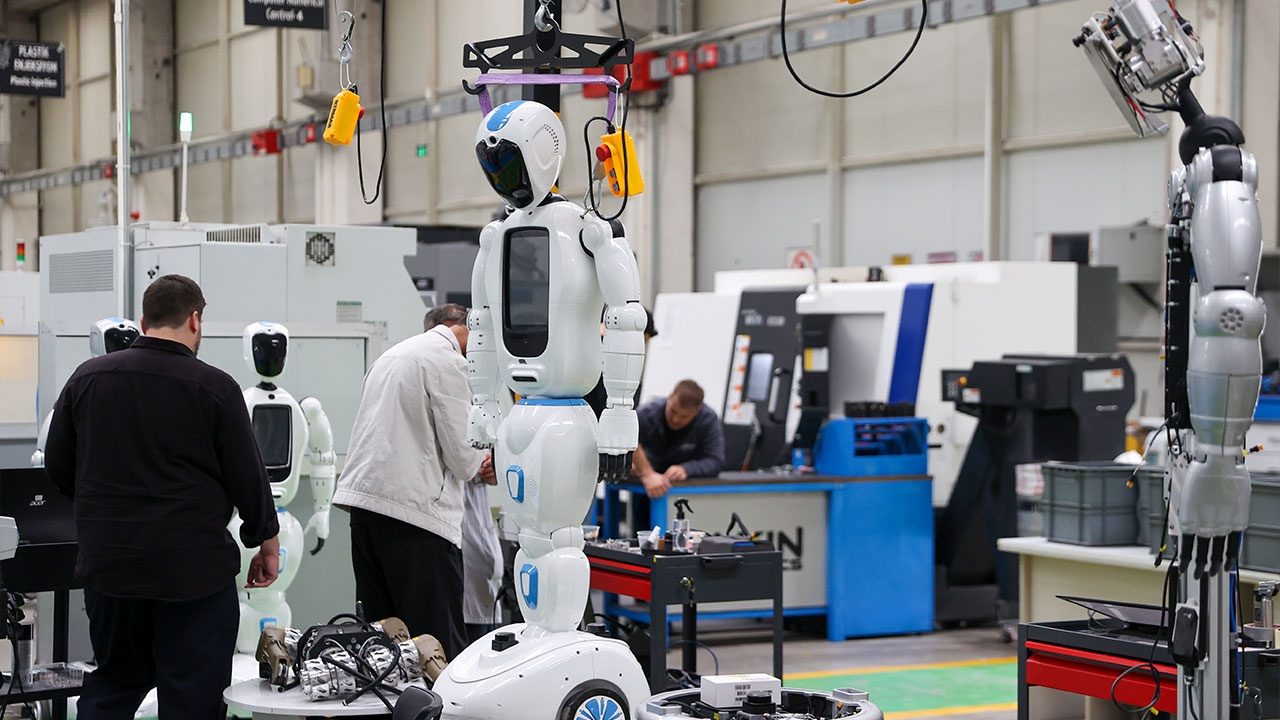 Foto - Konya'da geliştirildi! İnsansı robotun seri üretimi başladı