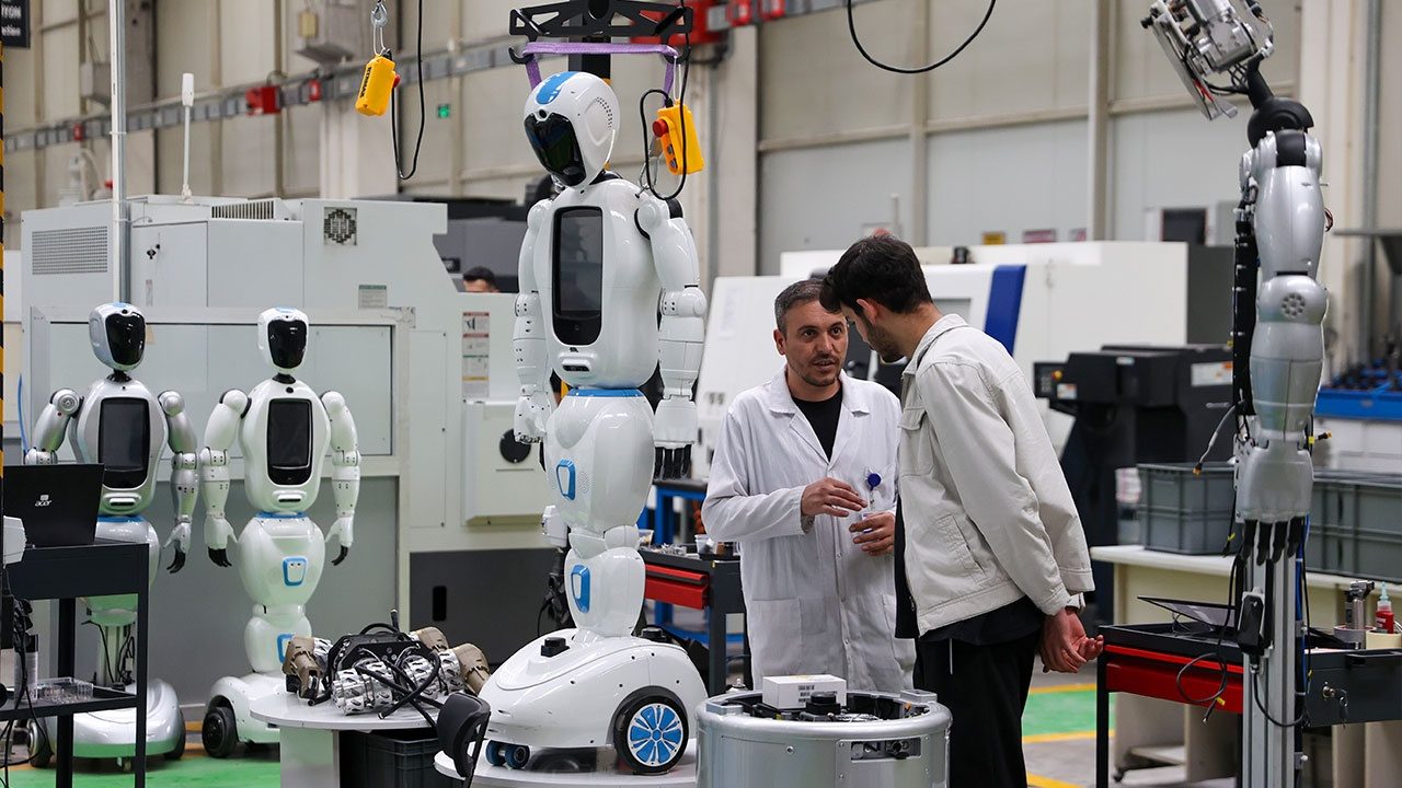 Foto - Konya'da geliştirildi! İnsansı robotun seri üretimi başladı
