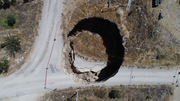 Foto - Konya'da ortaya çıktı! Gaz çıkışları görülmeye başlandı