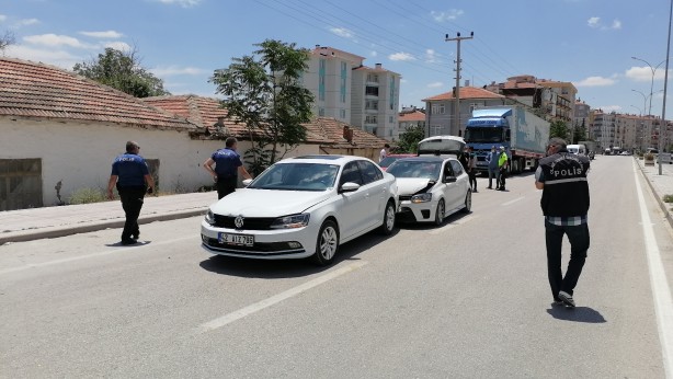 Foto - Konya'da trafikte bıçaklı, sopalı kavga: 2 yaralı