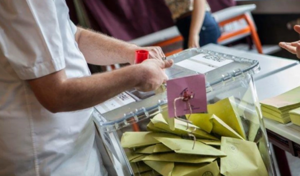 Konya'da yapılan yerel seçim anketinin sonucu Türkiye'ye duyuruldu! Oy farkı herkesi şok etti