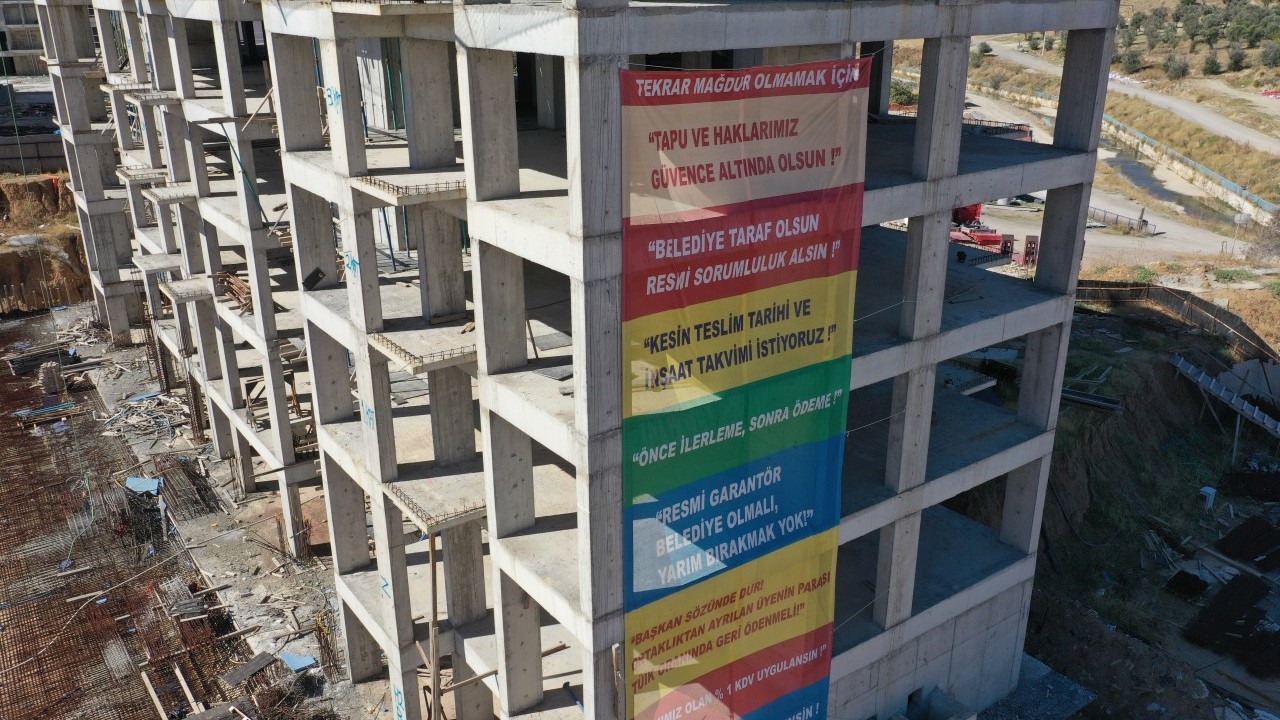 Foto - Kooperatif mağdurları mevzuyu hâlâ anlamadı! "Tunç Soyer’i satmam" diyen Özgür’den yardım istiyorlar