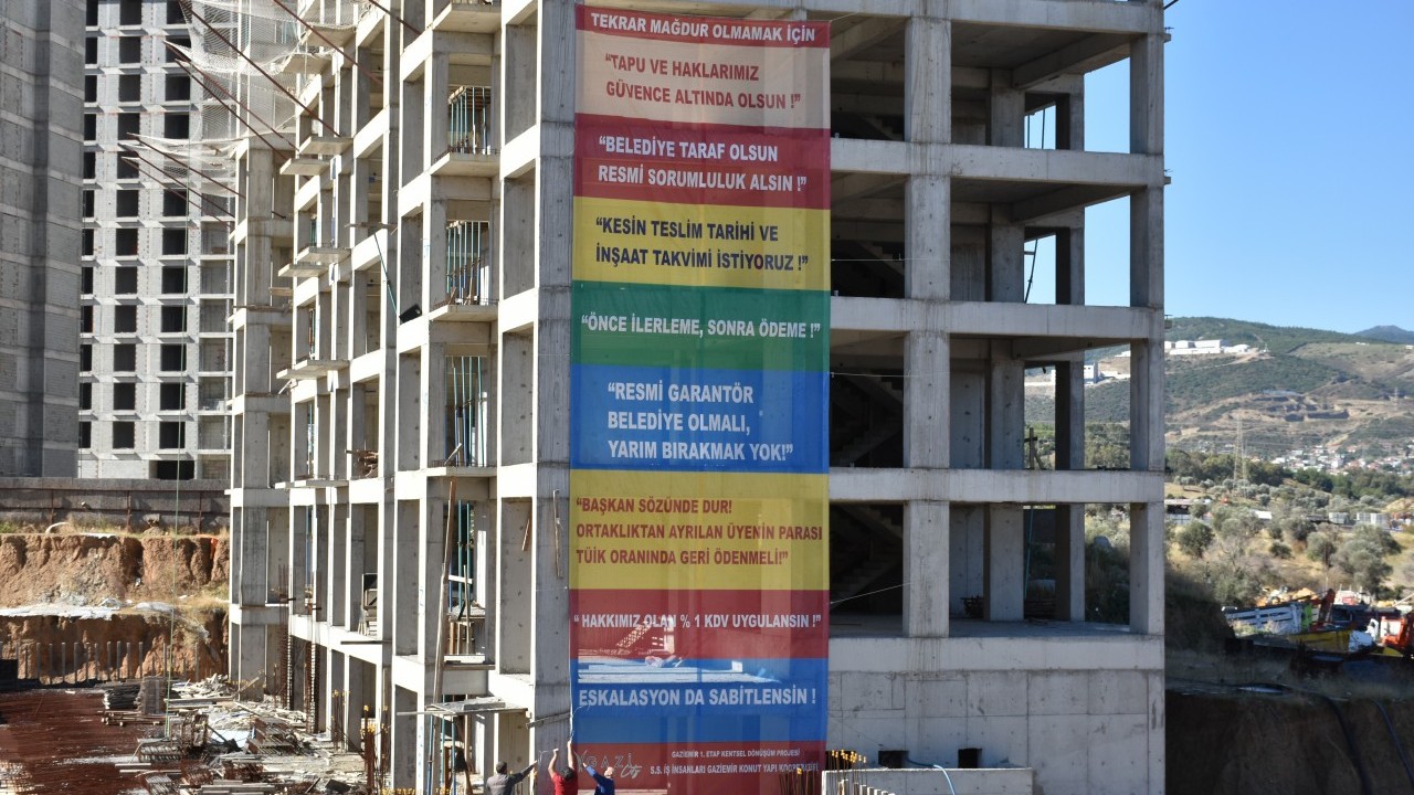 Foto - Kooperatif mağdurları mevzuyu hâlâ anlamadı! "Tunç Soyer’i satmam" diyen Özgür’den yardım istiyorlar