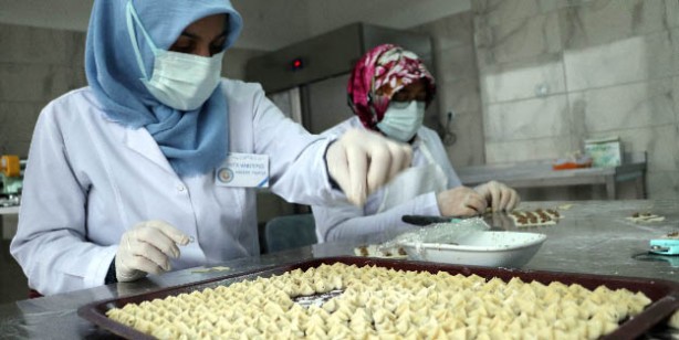  Kooperatifle güçlerini birleştiren kadınlar yöresel ürünlere değer katıyor