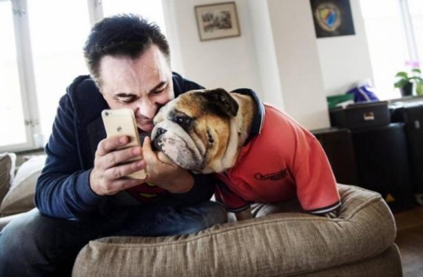 Foto - Köpeği ona para kazandırıyor! Bakın nasıl...