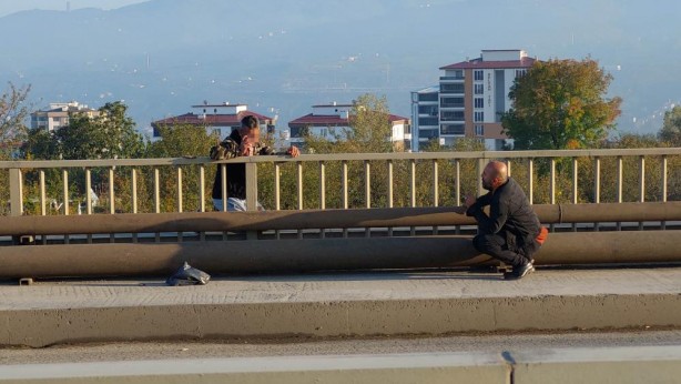 Köprüde intihar girişimi