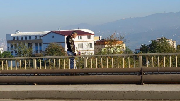 Foto - Köprüde intihar girişimi