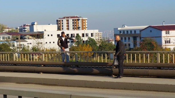 Foto - Köprüde intihar girişimi