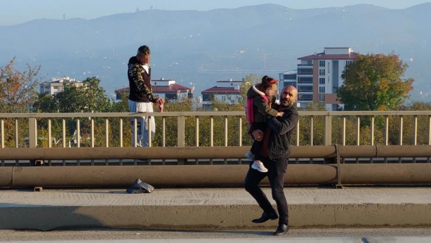 Foto - Köprüde intihar girişimi