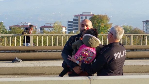 Foto - Köprüde intihar girişimi