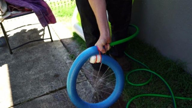 Foto - Köpük sosisten bakın ne yaptı!