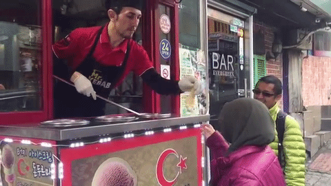 Foto - Korelilerin Maraş dondurmasıyla imtihanı