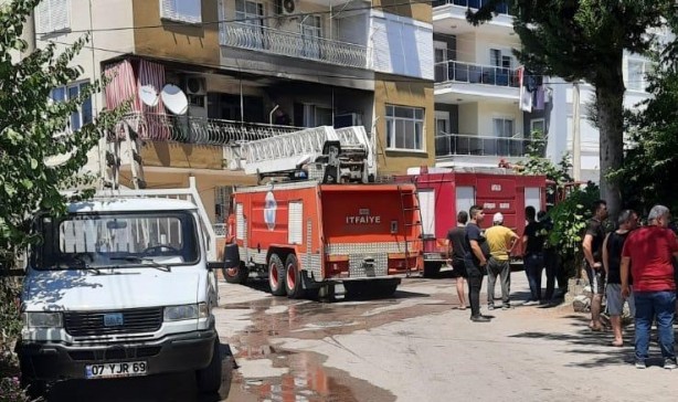 Korku dolu anlar! 3 çocuk yangında mahsur kaldı