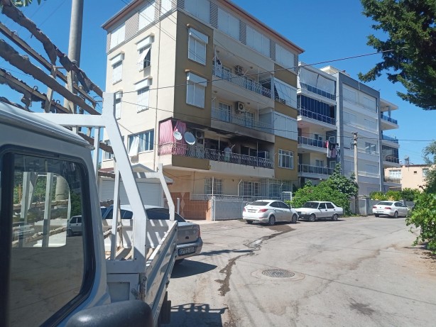 Foto - Korku dolu anlar! 3 çocuk yangında mahsur kaldı