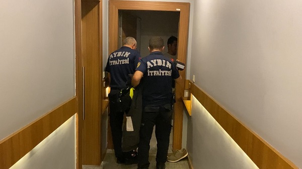 Foto - Korku dolu anlar! Eve yarasa girdi