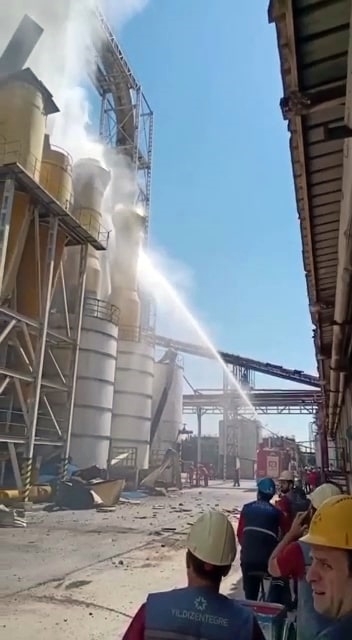 Foto - Korku dolu anlar! Fabrikadaki feci patlamanın görüntüleri ortaya çıktı