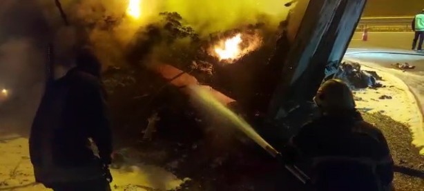 Korku dolu anlar! Kuzey Marmara Otoyolu’nda tır küle döndü