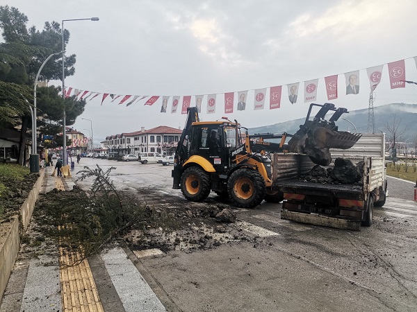 Foto - Korku dolu anlar! Tarihi kaleden düştü
