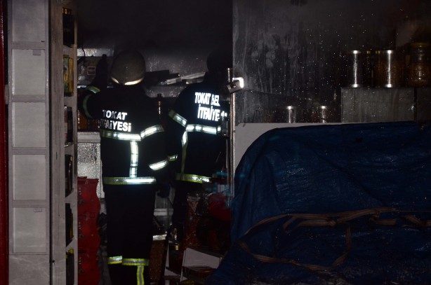 Foto - Korku dolu anlar! Tüp patladı iş yerleri cayır cayır yandı!