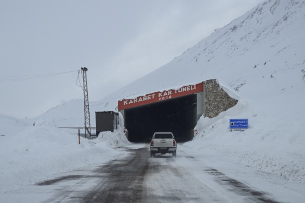 Foto - Korku filminden çıkmış gibi sahneler…. Bu kez ses O ilimizden geldi! Böyle yapıyorlar işte… 