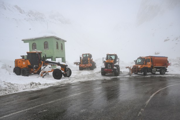 Foto - Korku filminden çıkmış gibi sahneler…. Bu kez ses O ilimizden geldi! Böyle yapıyorlar işte… 
