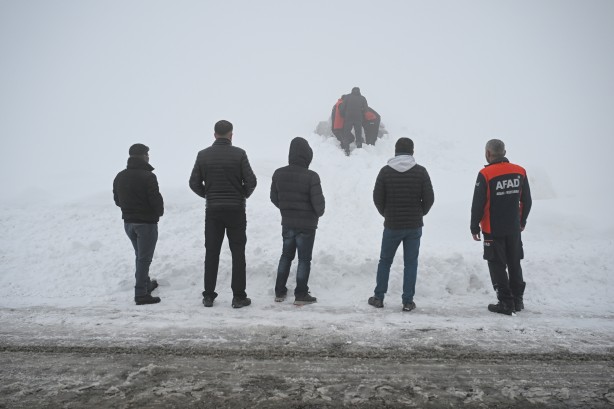 Foto - Korku filminden çıkmış gibi sahneler…. Bu kez ses O ilimizden geldi! Böyle yapıyorlar işte… 