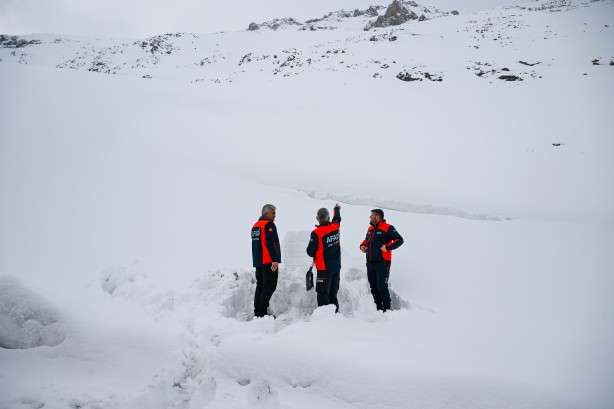 Foto - Korku filminden çıkmış gibi sahneler…. Bu kez ses O ilimizden geldi! Böyle yapıyorlar işte… 