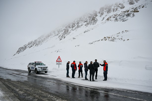 Foto - Korku filminden çıkmış gibi sahneler…. Bu kez ses O ilimizden geldi! Böyle yapıyorlar işte… 