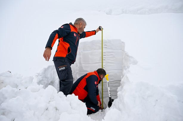 Foto - Korku filminden çıkmış gibi sahneler…. Bu kez ses O ilimizden geldi! Böyle yapıyorlar işte… 