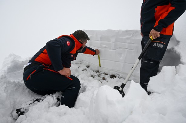 Foto - Korku filminden çıkmış gibi sahneler…. Bu kez ses O ilimizden geldi! Böyle yapıyorlar işte… 