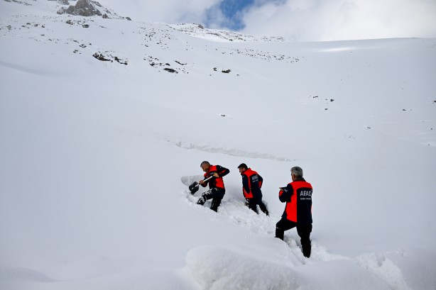 Foto - Korku filminden çıkmış gibi sahneler…. Bu kez ses O ilimizden geldi! Böyle yapıyorlar işte… 
