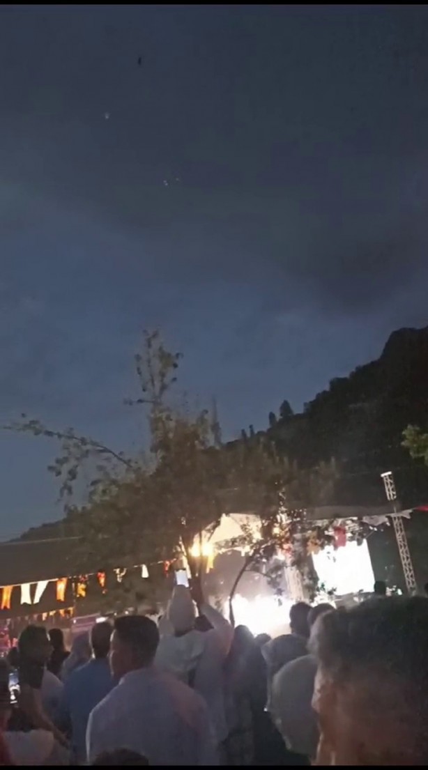 Foto - Korku ve panik dolu anlar! Genç kız havada 2 saat yardım bekledi