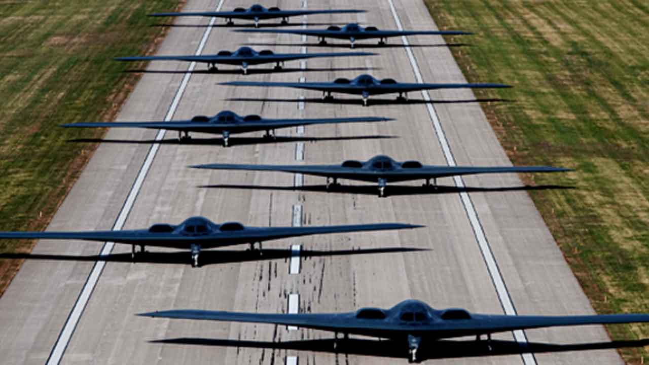 Korkulan maalesef oldu! B2 Spirit uçakları 7 yıl sonra havalandı