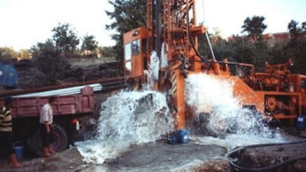 Foto - Korkulan maalesef oldu: Bir ilimizde yerin 18 bin metre altına iniliyor! Dualar eşliğinde bakın ne aranacak