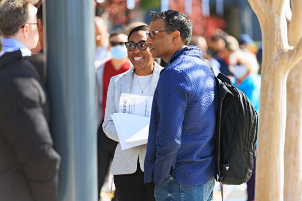 Foto - Bankalar iflas edince korkulan oldu! Binlerce insan parasını çekmek için saatlerdir bekliyor, şok görüntüler