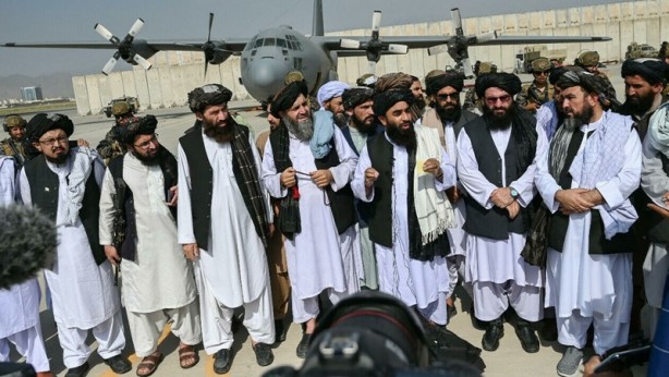 Foto - Korkulan oldu... Taliban düğmeye bastı! Dünya ile bağlantısını kestiler