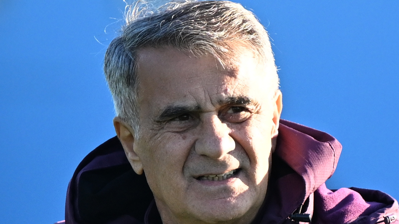 Foto - Korkunç iddia! Yok böyle bir yorum: Yer yerinden oynar şimdiden söyleyelim! Şenol Güneş'in emeli kovulmak! 